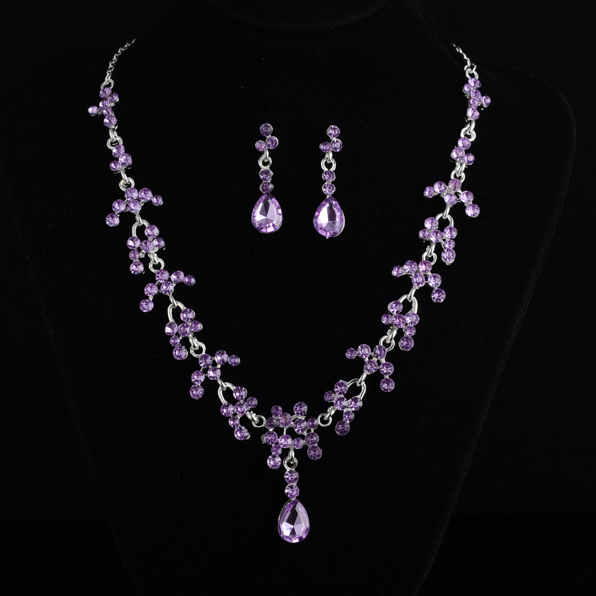 Bridal jewelry, necklace, earring set, wedding dress, jewelry accessories, fast selling pass